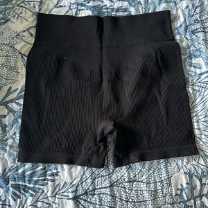 Ribbed women’s athletic biker shorts 5in inseam no scrunch butt